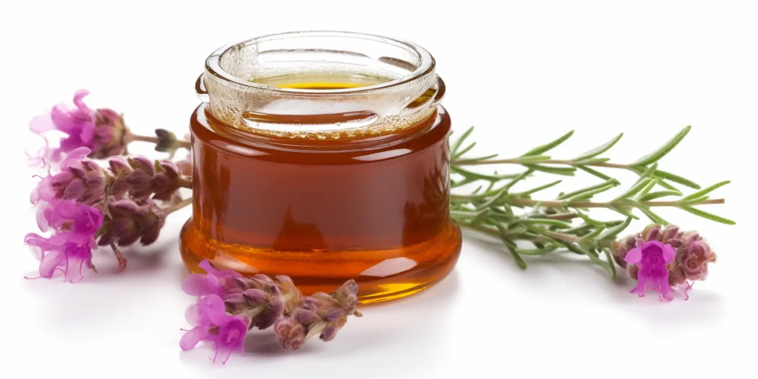 Dlaczego warto mieć miód w domu?